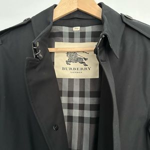 Burberry London Trench Coat Single Breasted